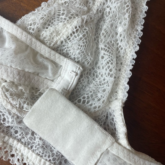 Victoria's Secret Cream White Lace Halter Bralette Medium 11092581 - Picture 3 of 5